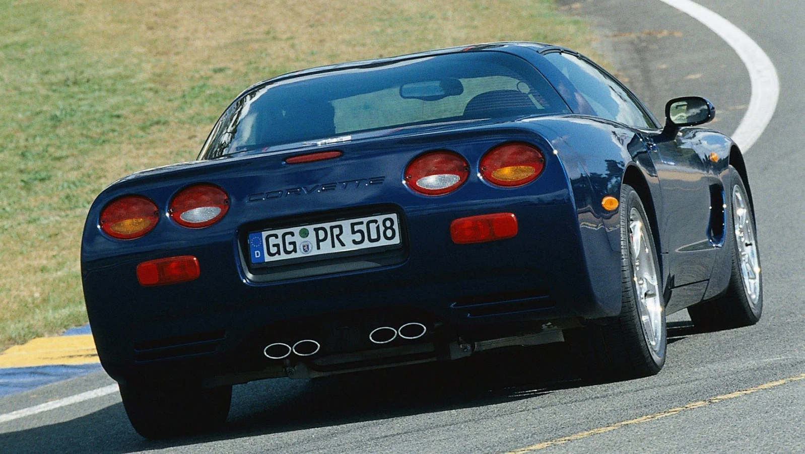 Click to Enlarge-Esc to Close Corvette Generations/C5/C5 2004 Blue rear Z06_LeMans.webp